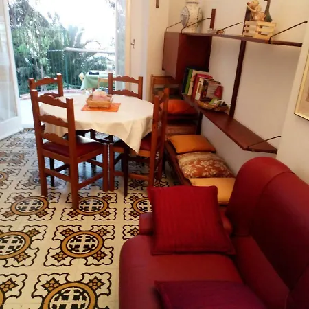 Casa Di Claude Con Posto Auto * Finale Ligure