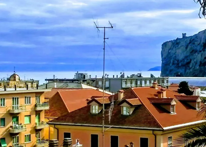 Apartment Casa Di Claude Con Posto Auto Finale Ligure