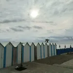 Casa Di Claude Con Posto Auto Διαμέρισμα