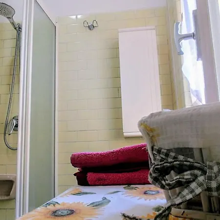 Daire Casa Di Claude Con Posto Auto Finale Ligure