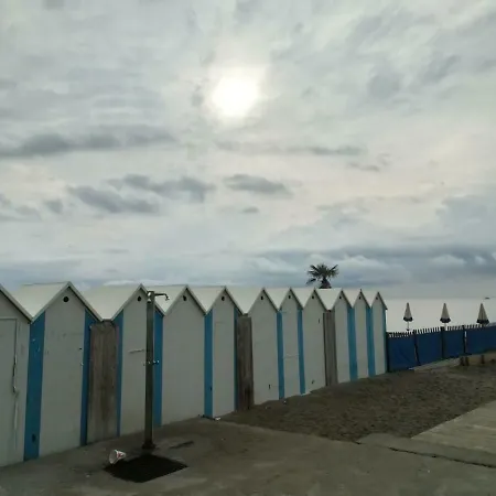 Casa Di Claude Con Posto Auto דירה