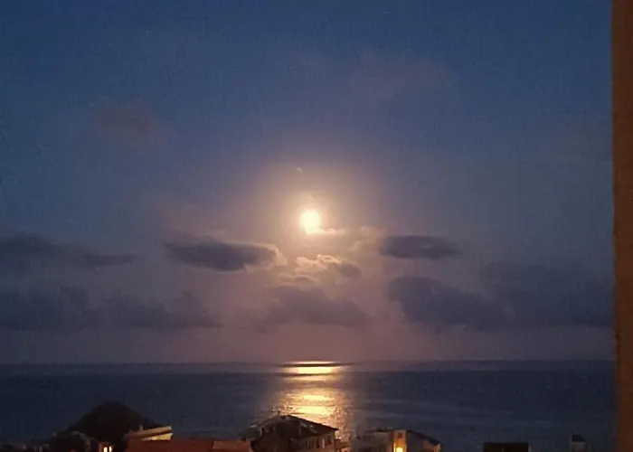 Casa Di Claude Con Posto Auto Finale Ligure