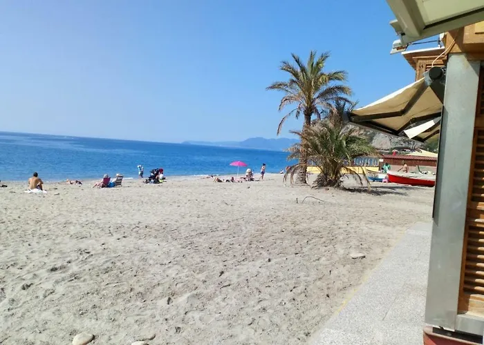 Casa Di Claude Con Posto Auto * Finale Ligure