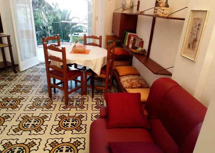 Casa Di Claude Con Posto Auto * Finale Ligure