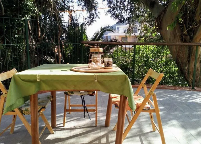 Casa Di Claude Con Posto Auto Finale Ligure