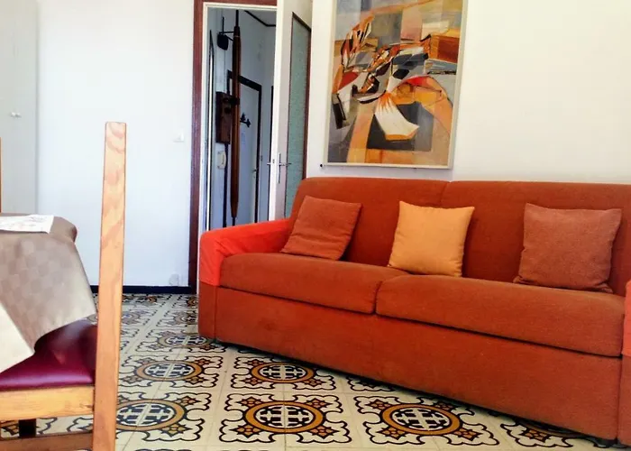 Casa Di Claude Con Posto Auto Finale Ligure